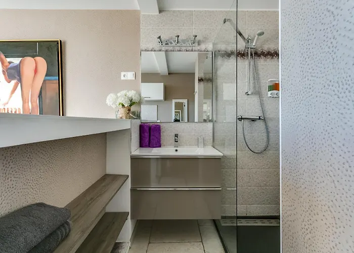 Blue Ab 402 Naturiste * アグド